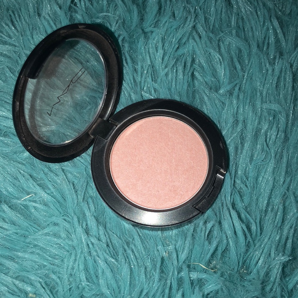 MAC Blush in Fun Ending